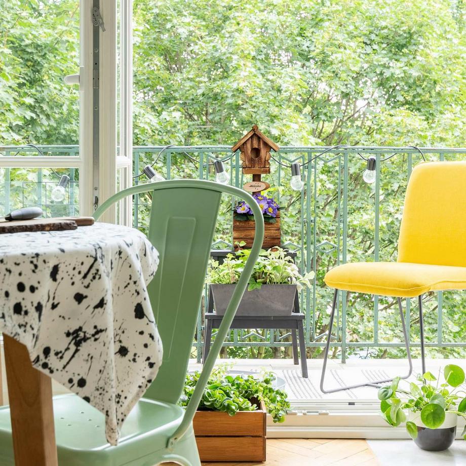 B2X  Dekoratives Vogelhaus mit Blumentopf 