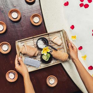 B2X  Nagelbürste 8-teilig 