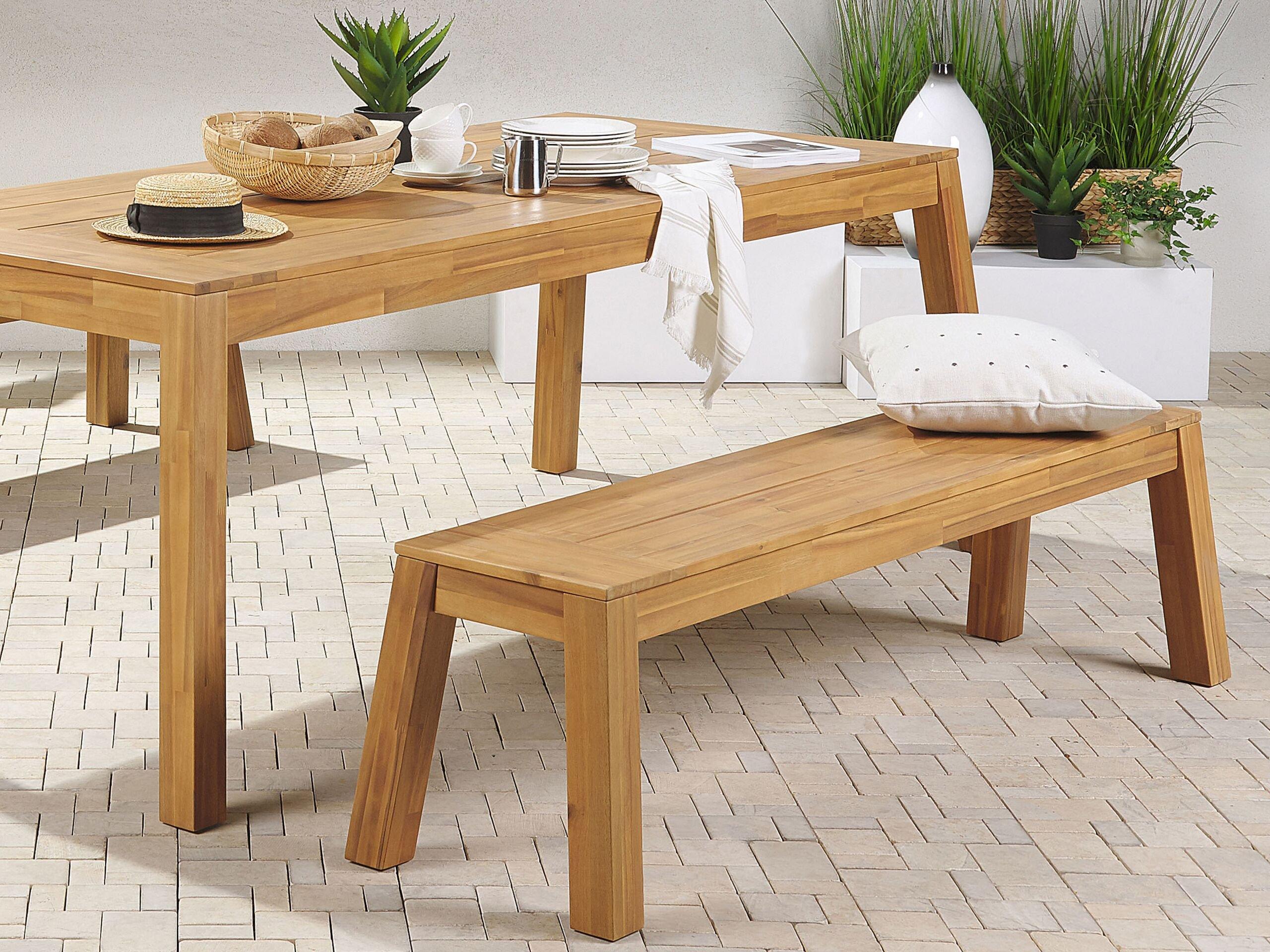 Beliani Tables avec chaises et banc en Acacia Traditionnel LIVORNO  