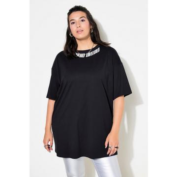 T-shirt dal taglio oversize con scritta sullo scollo