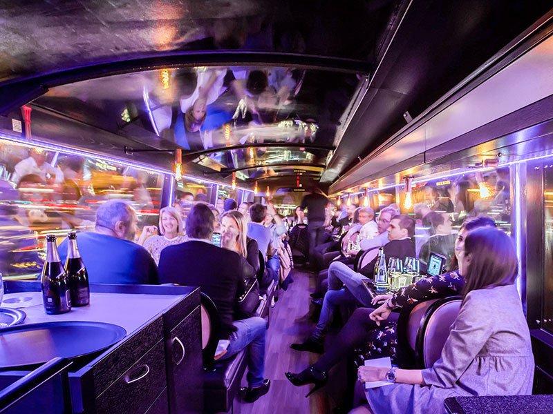 Smartbox  Io & te a Parigi: romantica cena di 5 portate in bus panoramico con soggiorno di 2 notti - Cofanetto regalo 