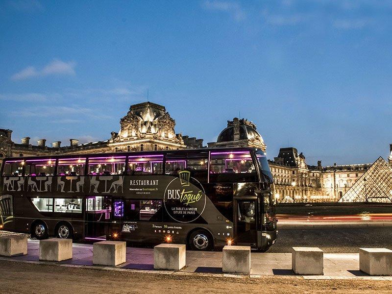 Smartbox  Io & te a Parigi: romantica cena di 5 portate in bus panoramico con soggiorno di 2 notti - Cofanetto regalo 