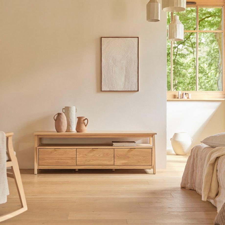 Tikamoon TV Schrank aus massivem Eichenholz 150 cm Pola  