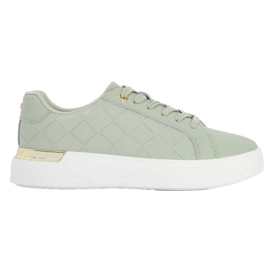Baskets Eave