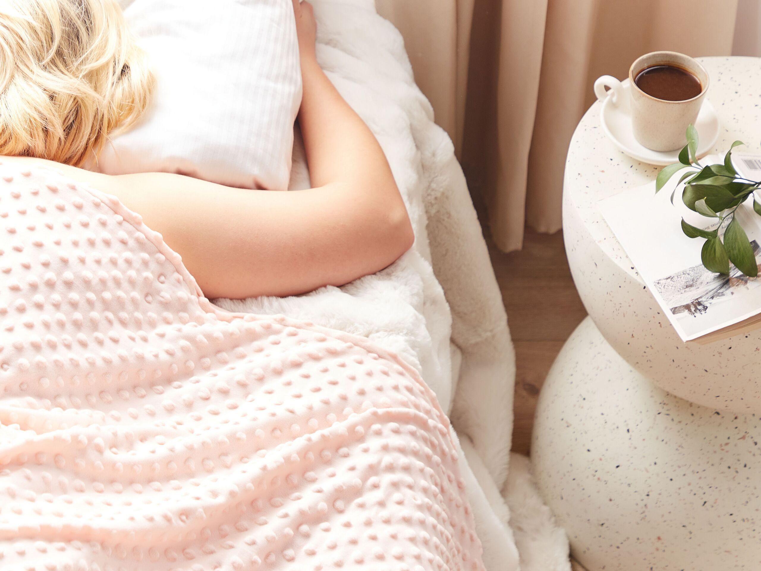 Beliani CALLISTO Fodera per coperta pesante moderna in poliestere  