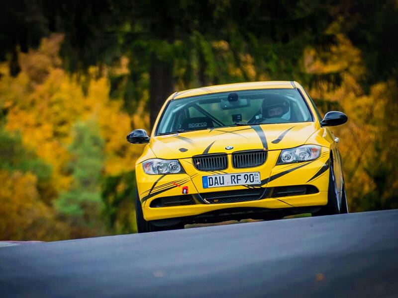 Smartbox  3 Runden Vollgas im BMW E90 325i V4 auf der Nürburgring Nordschleife - Geschenkbox 