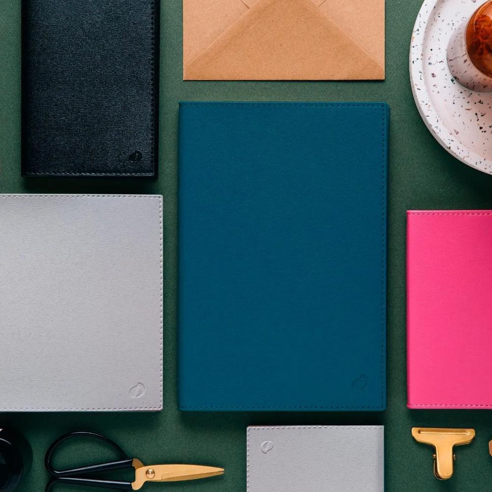 Quo Vadis Quo Vadis - Terminkalender - 2025 - Geschäft Prestige - Die Woche Planning - Deutsch - Soho - Beige - Dez/Dez - 10x15 cm - Clairefon taine-Papier Elfenbein - Hergestellt in Frankreich  