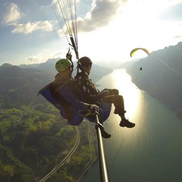 Gleitschirmflug "Abendflug" Walensee (für 1 Person)