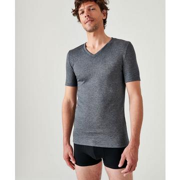 Tee-shirt manches courtes, col V, chaleur Medium 3.