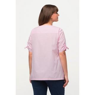 Ulla Popken  Blusa a quadri in tradizionale stile Tracht con scollo a tunica e mezze maniche arricciate 