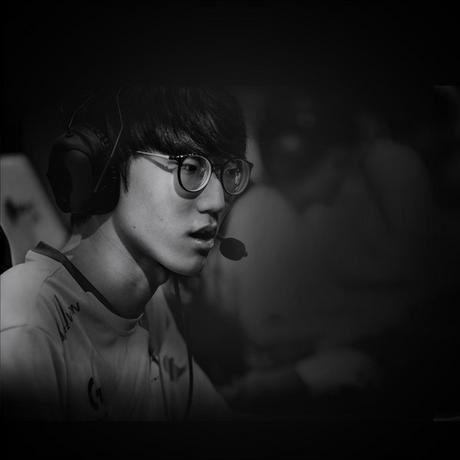 logitech G  G Pro X Superlight Maus rechts RF Wireless 25600 DPI 