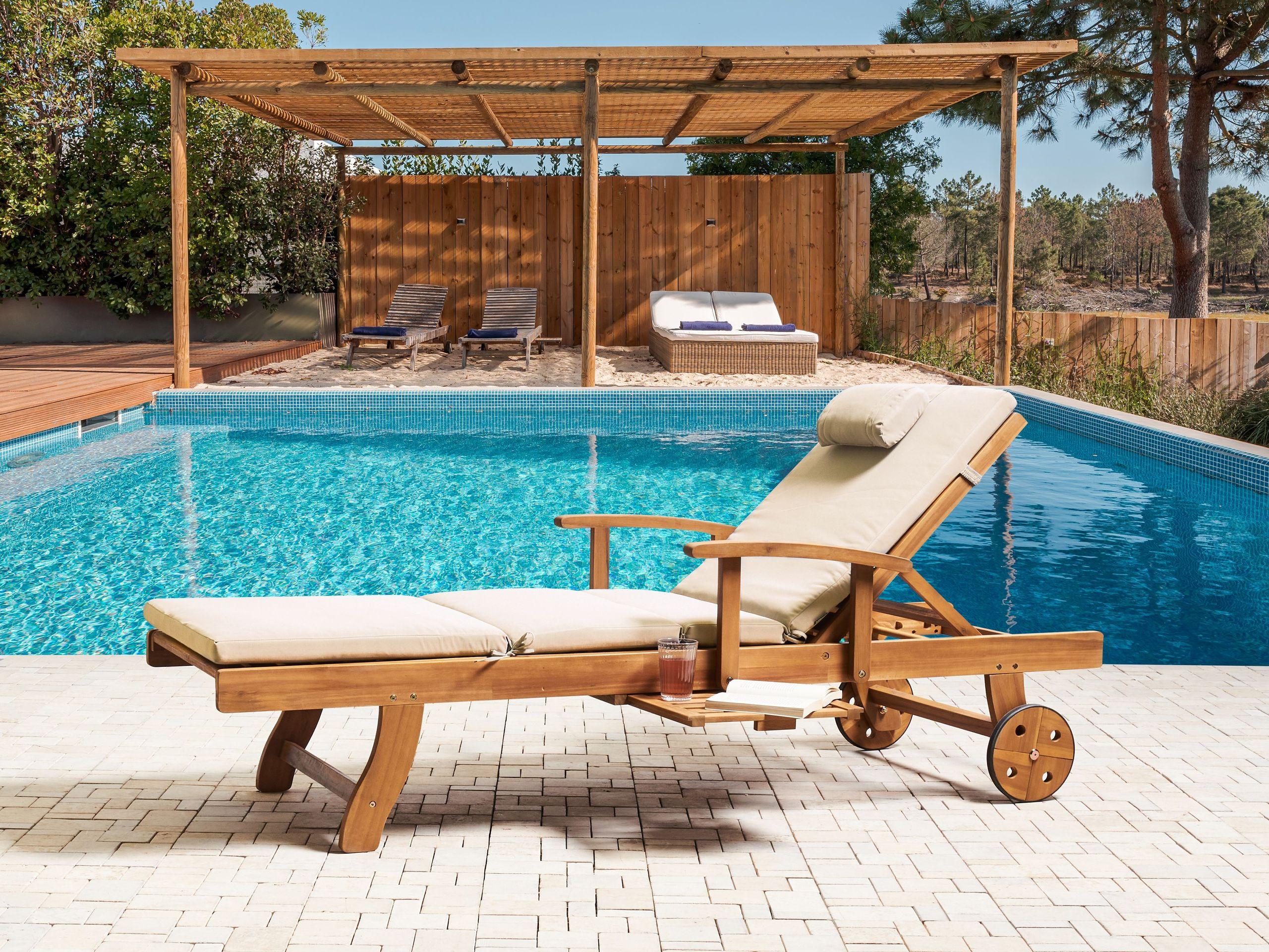 Beliani Lettino Prendisole con Cuscino en Legno d'acacia Rustico JAVA PREMIUM  