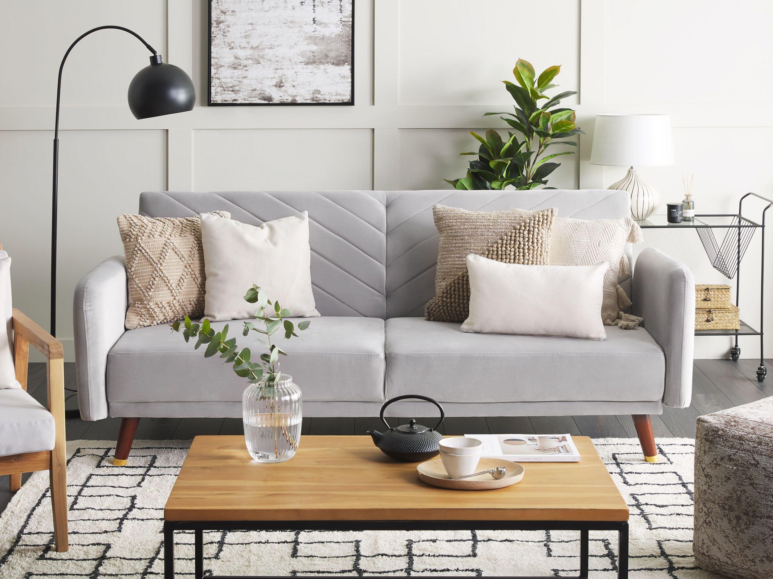 Beliani Schlafsofa aus Samtstoff Glamourös SENJA  