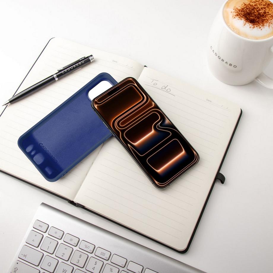 Cadorabo  iPhone 17 PRO MAX Hülle im Liquid Case Design 