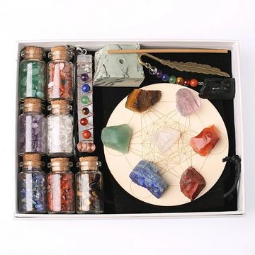 Bunte Kristalle und Chakra-Steine