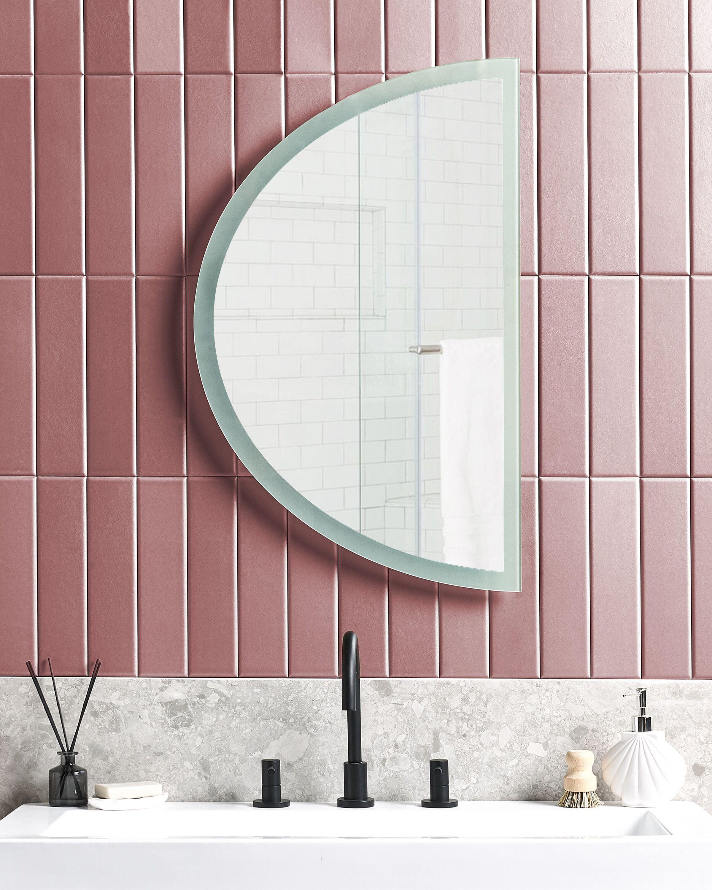 Beliani LED-Badezimmer-Spiegel aus Aluminium Modern BEZONS  