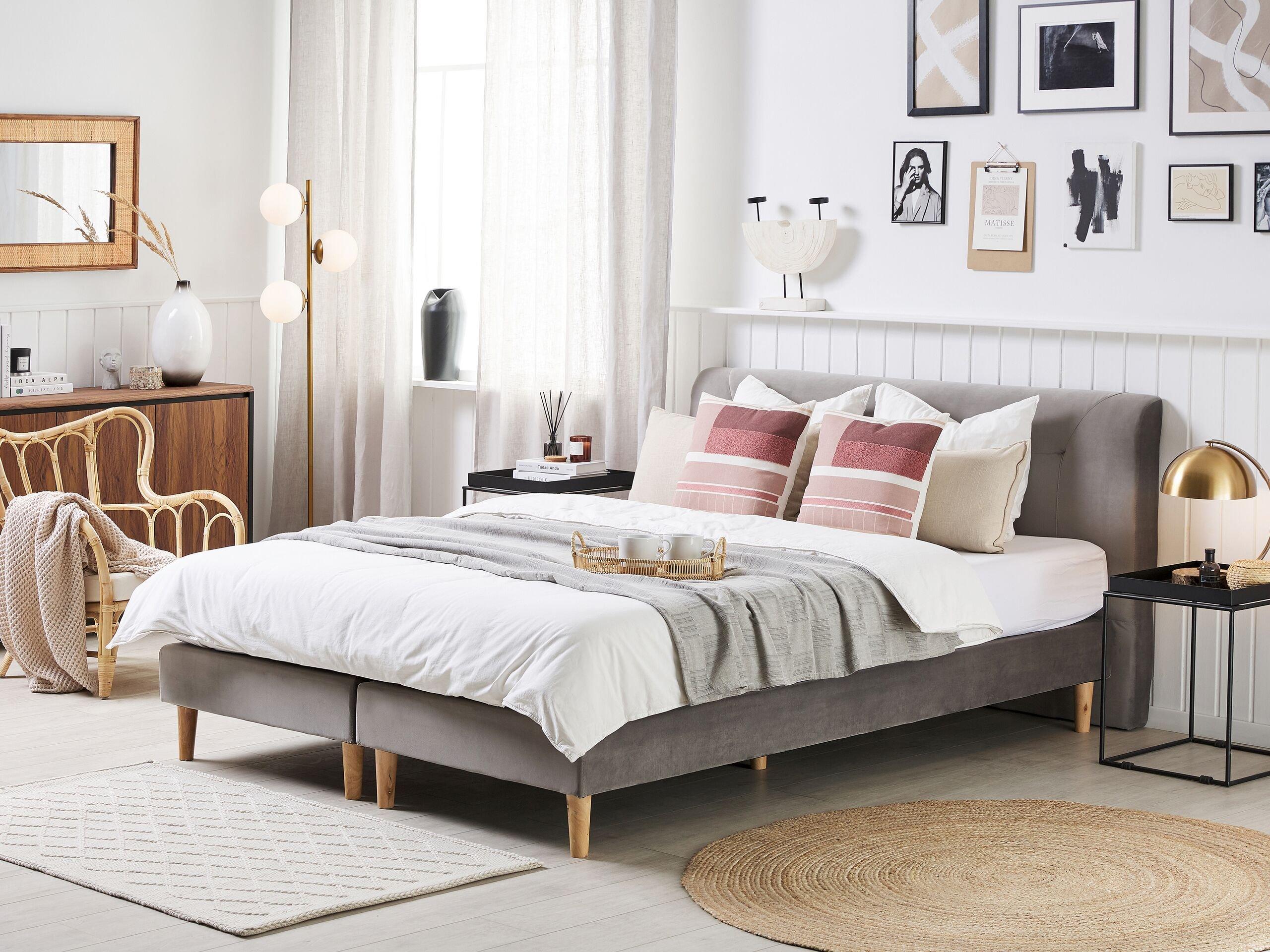 Beliani Boxspring Bett aus Samtstoff Modern MARQUISE  