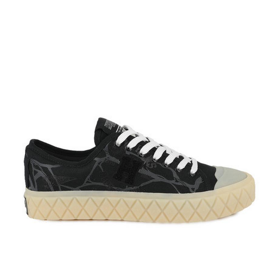 Baskets ace vines