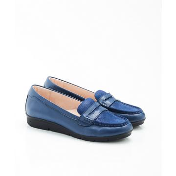 Mocassins Amortyl dessus cuir chèvre talon 3 cm.