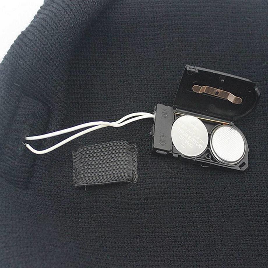 B2X Beanie mit LED Lampe Schwarz  