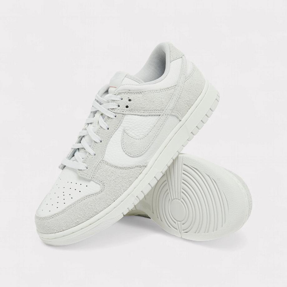 NIKE  Dunk Low - Suede Photon Dust 