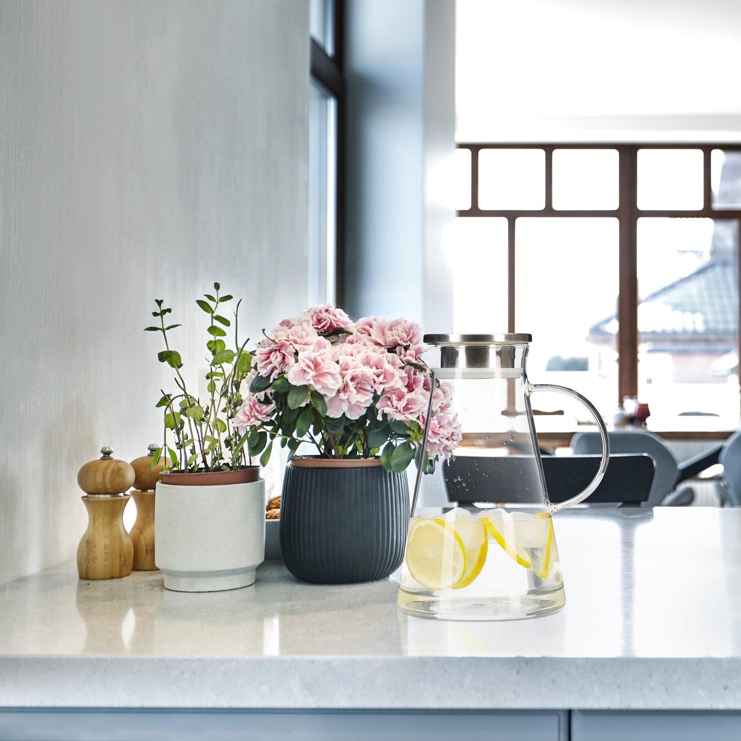 B2X Glaskaraffe mit Deckel 1,8 Liter  