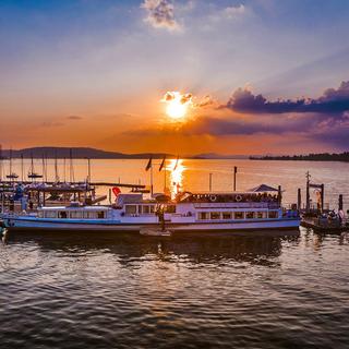 Geschenkidee  Romantic-Dinner auf dem Schiff im Hafen Ermatingen (für 2 Personen) 