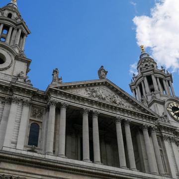 Com’è bello passeggiar con Mary Poppins®: tour di Londra a piedi per 2 - Cofanetto regalo