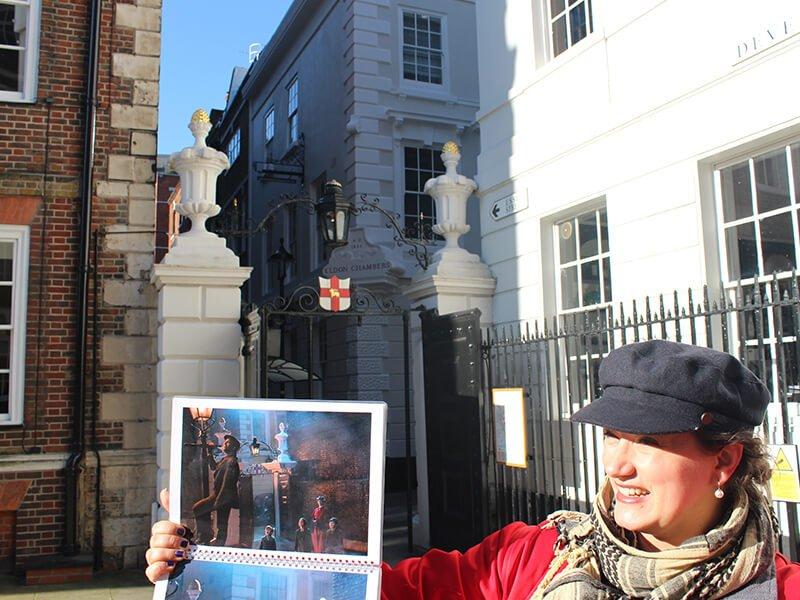 Smartbox  Com’è bello passeggiar con Mary Poppins®: tour di Londra a piedi per 2 - Cofanetto regalo 