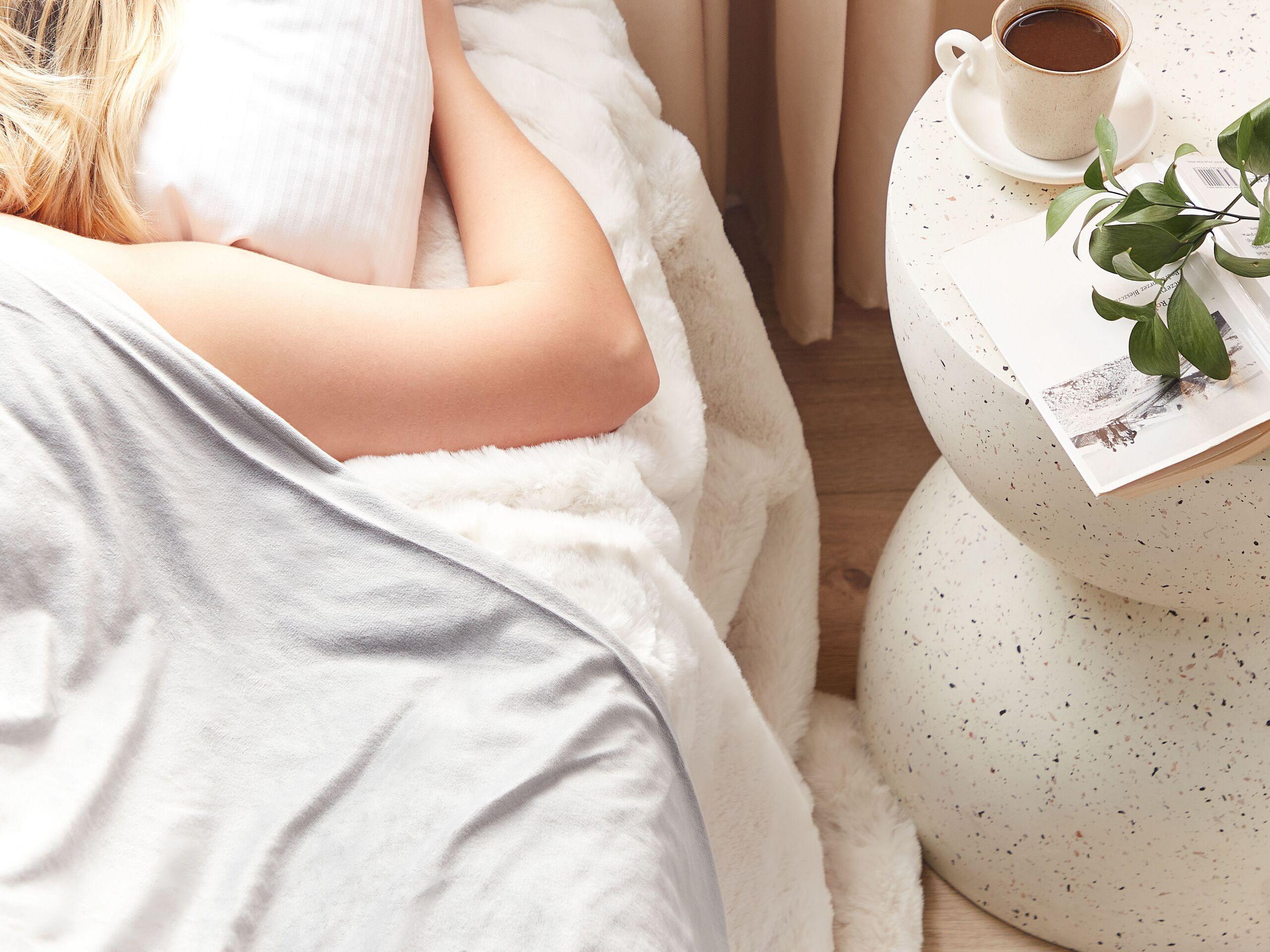 Beliani RHEA Fodera per coperta pesante in poliestere moderno  