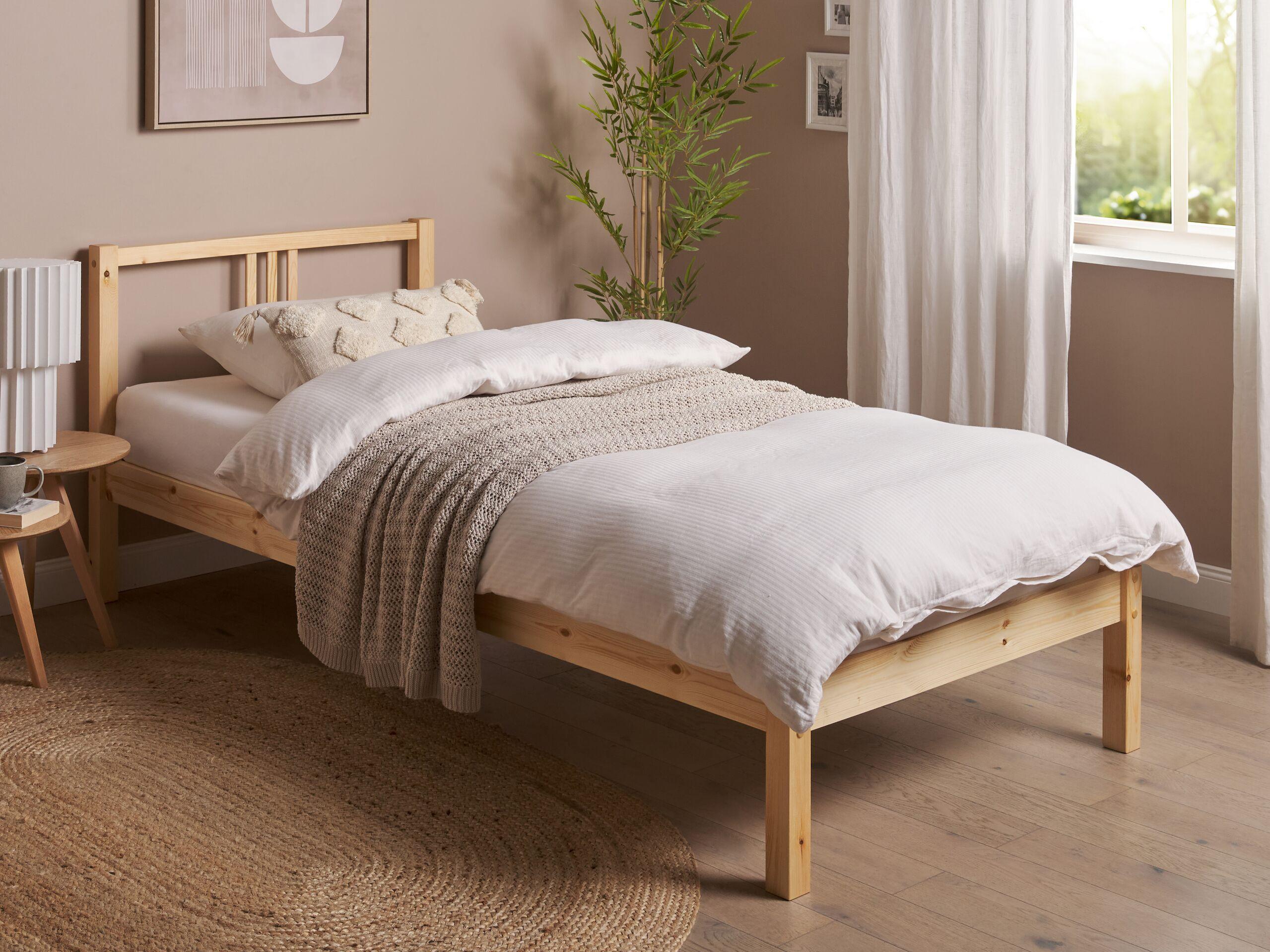 Beliani Letto con rete a doghe en Legno di pino Scandinavo VANNES  