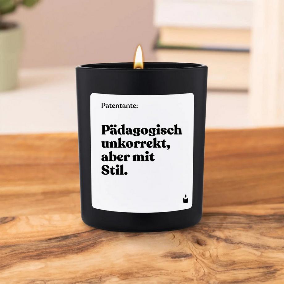 CandleHand Duftkerze Schwarz Woody Patentante: Pädagogisch unkorrekt, aber mit Stil.  