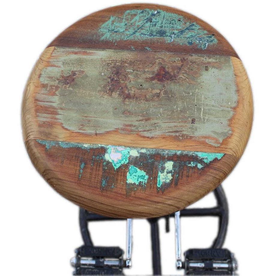 mutoni Barhocker mit Fahrradkette und Pedalen  