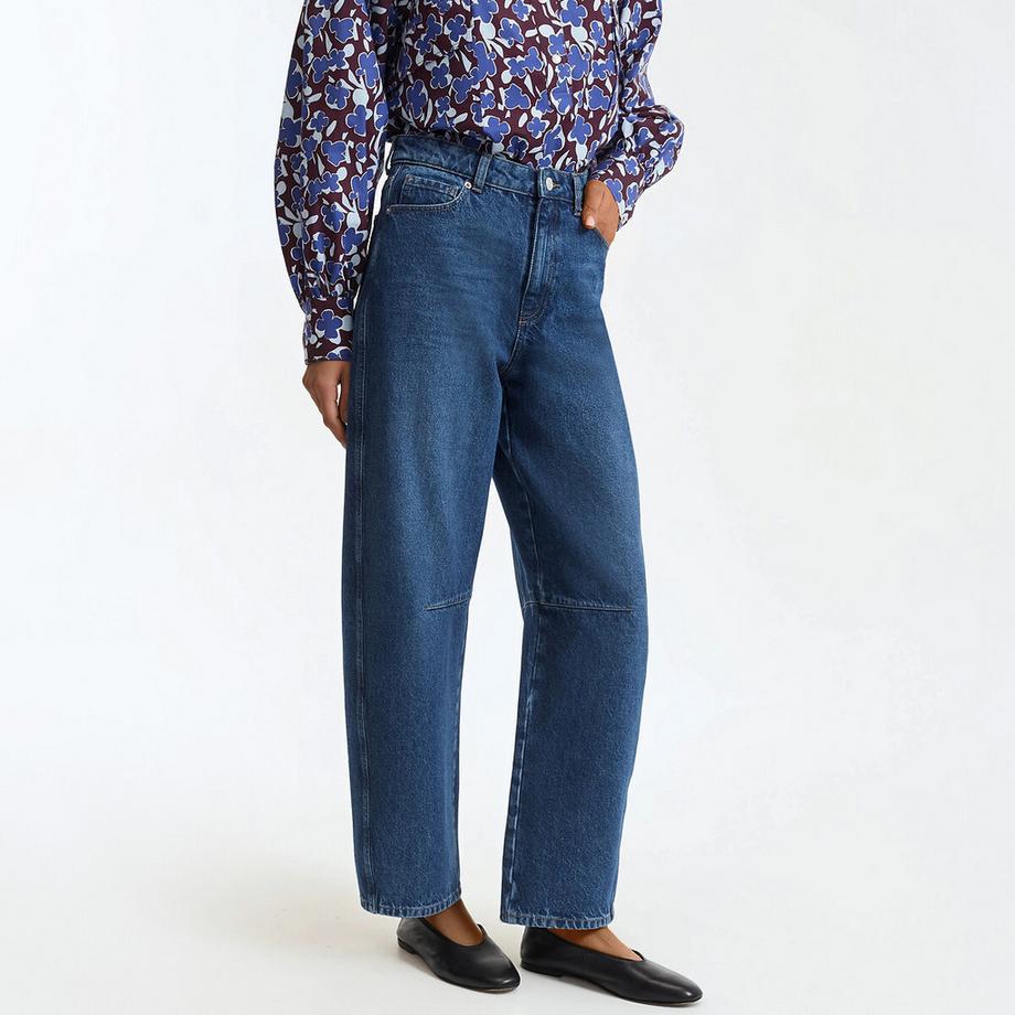 Wide Barrel Jeans