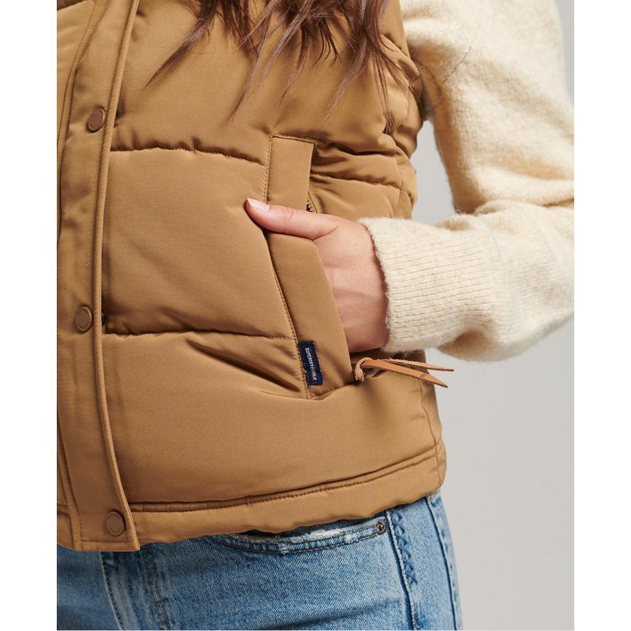 Superdry Everest Ärmellose Daunenjacke mit Kunstpelz  