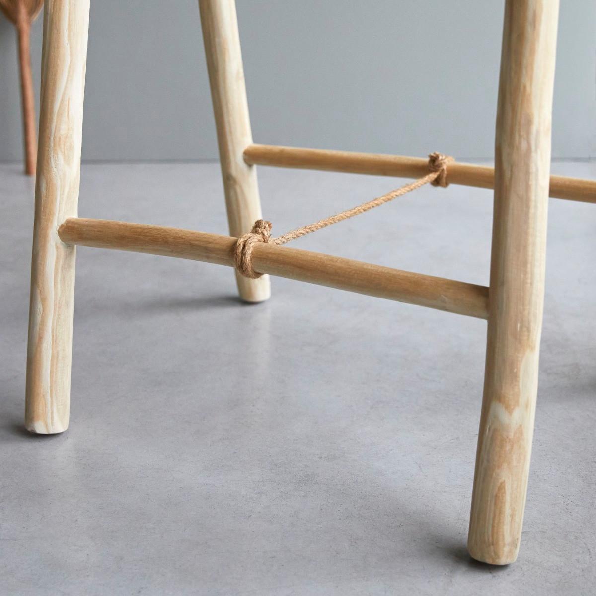 Tikamoon Attaccapanni semplice in teak massello Kilim  