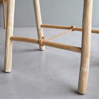 Tikamoon Attaccapanni semplice in teak massello Kilim  