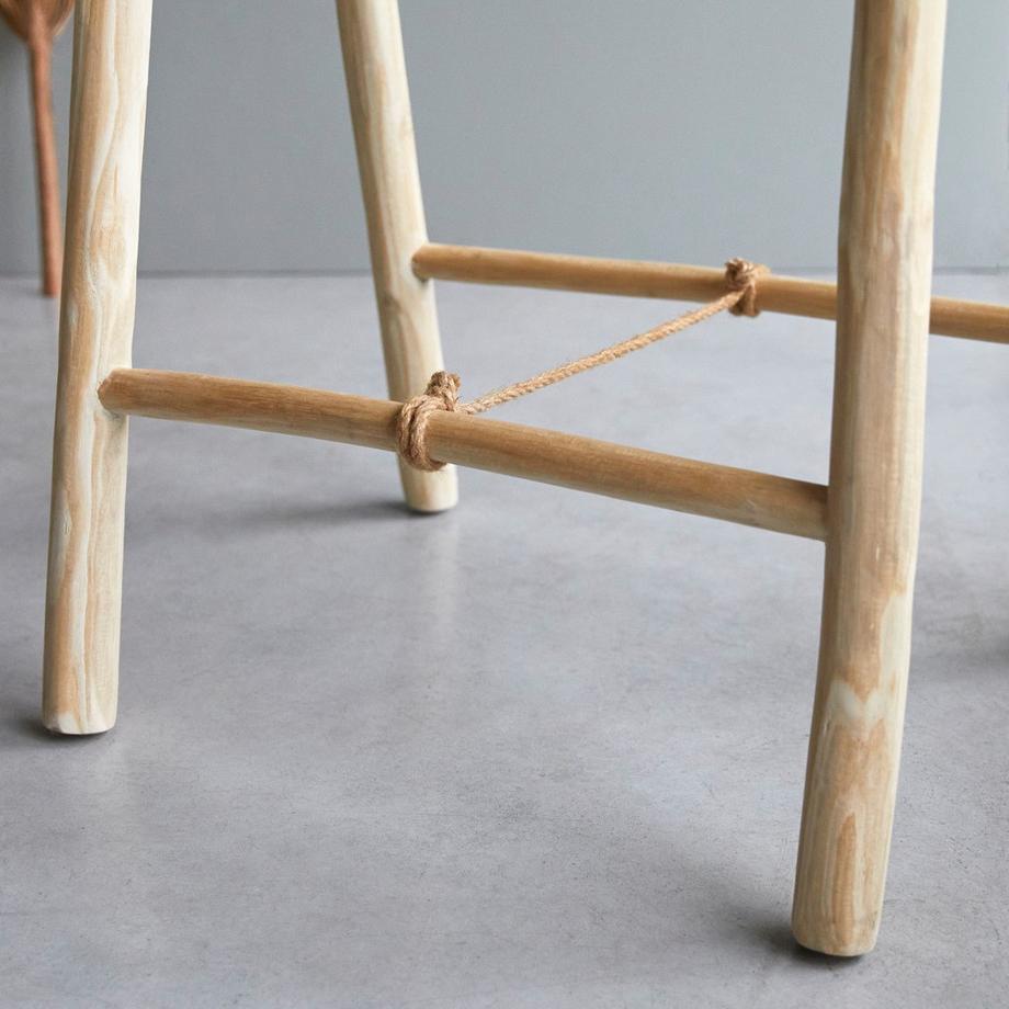 Tikamoon Attaccapanni semplice in teak massello Kilim  