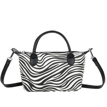 Handtasche mit abnehmbarem Trageriemen