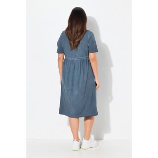 Ulla Popken Robe en jersey Coupe évasée Col V Manches courtes avec poches  