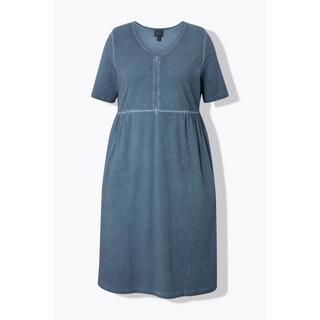 Ulla Popken Robe en jersey Coupe évasée Col V Manches courtes avec poches  