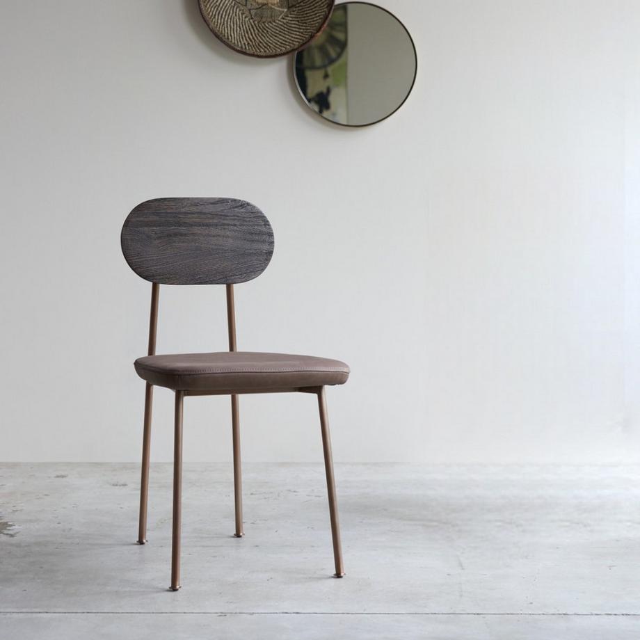 Tikamoon Stuhl Mohawk choco aus massivem Eichenholz Yutapi  