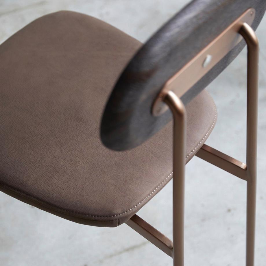 Tikamoon Stuhl Mohawk choco aus massivem Eichenholz Yutapi  