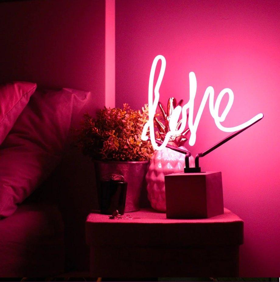 Locomocean Glas Neon Tischlampe mit Betonsockel - Love  