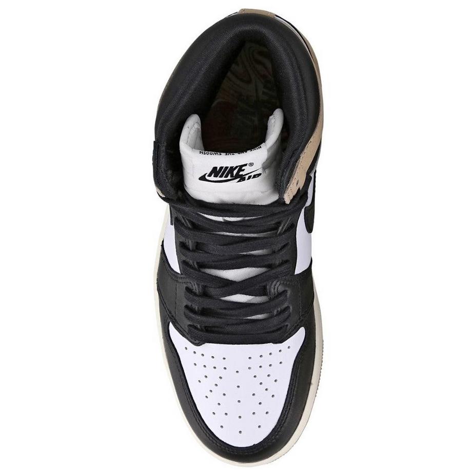 NIKE Air Jordan 1 Retro Baskets Hautes  
