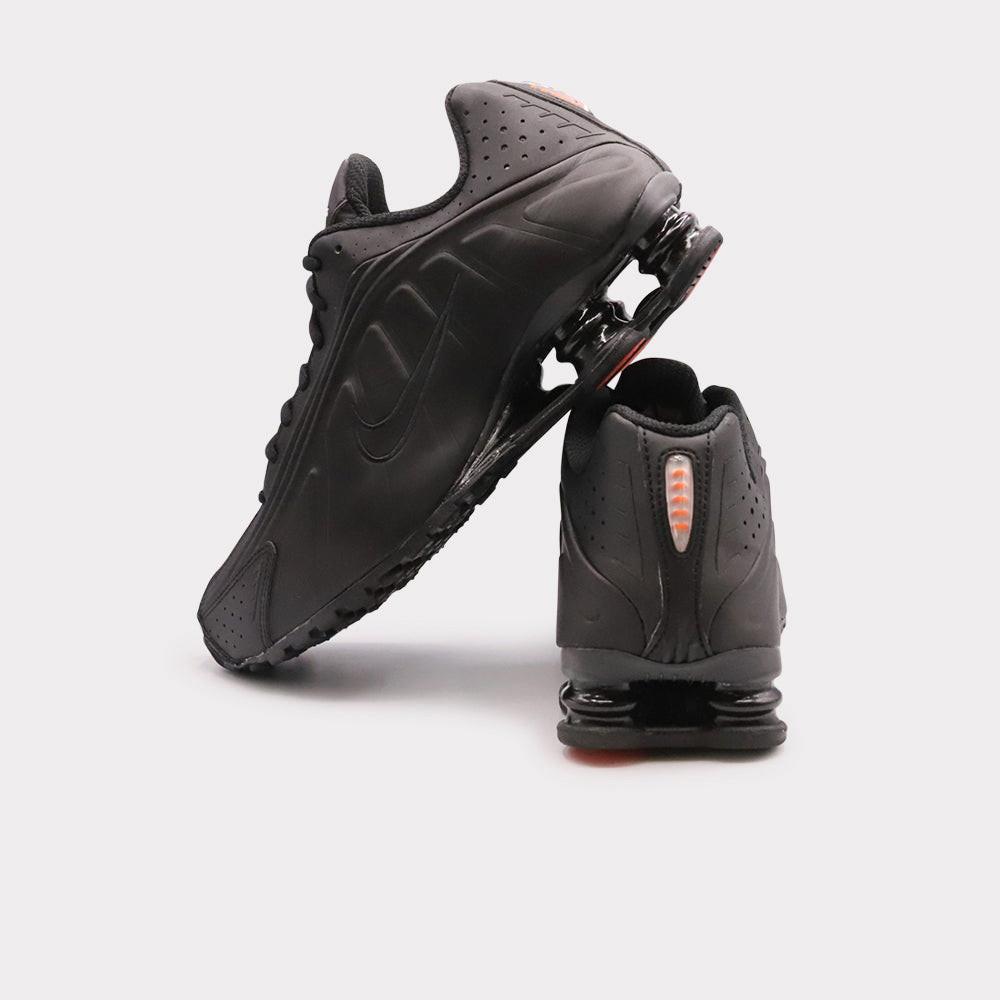 NIKE  Shox R4 - Black 