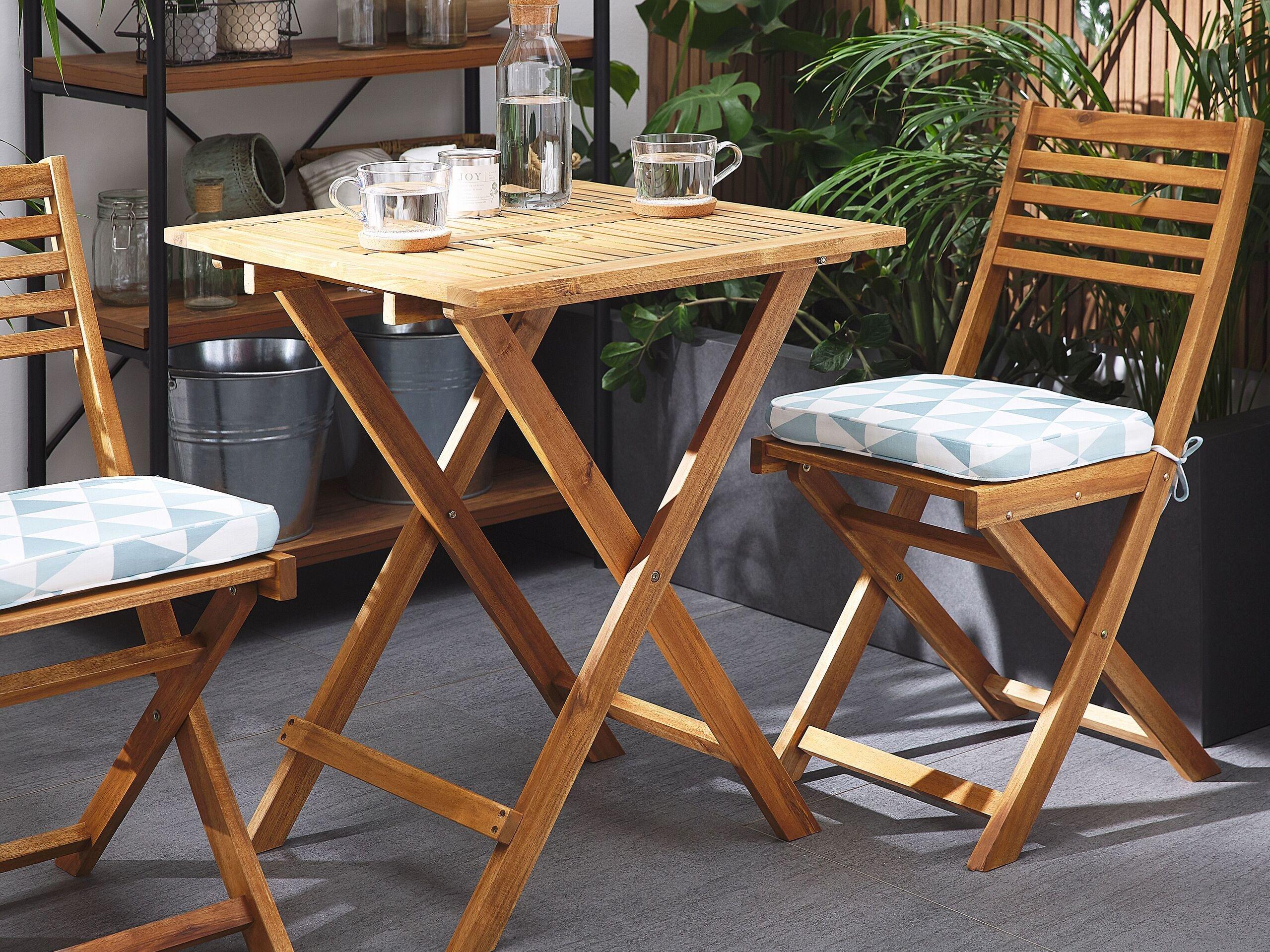 Beliani Bistro Set aus Akazienholz Klassisch FIJI  