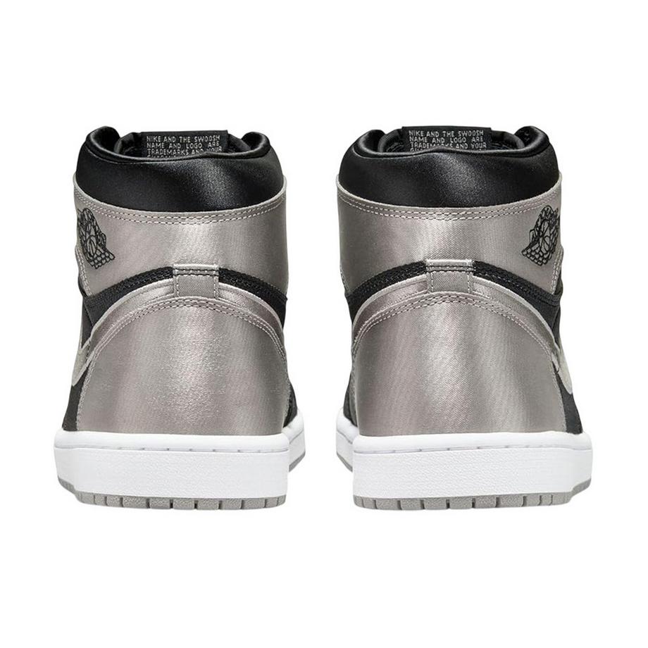 NIKE Baskets Air Jordan 1 en Cuir  