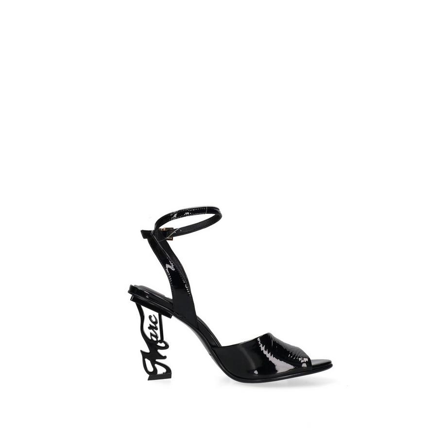 Schuh mit Absatz