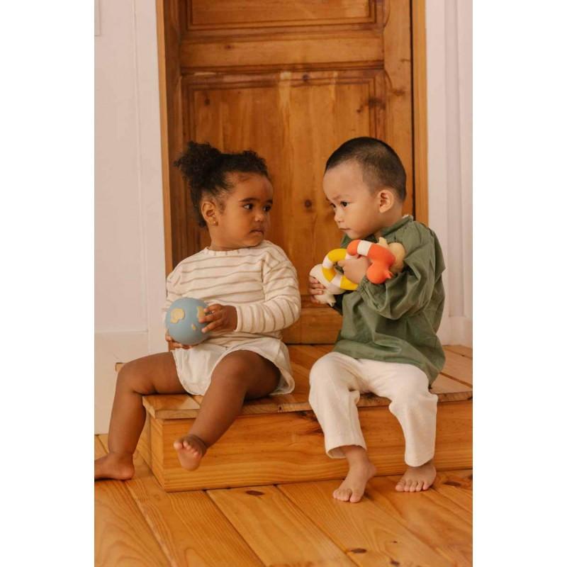 Oli & Carol  EARTHY The world ball 